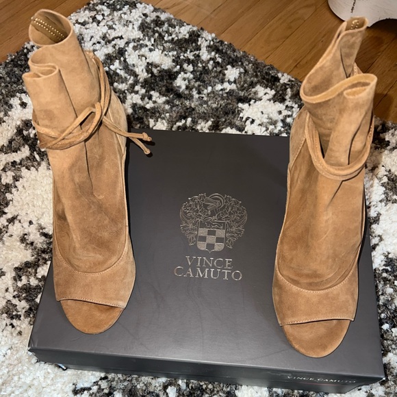 Vince camuto peeptoe bootie heals - Picture 1 of 5